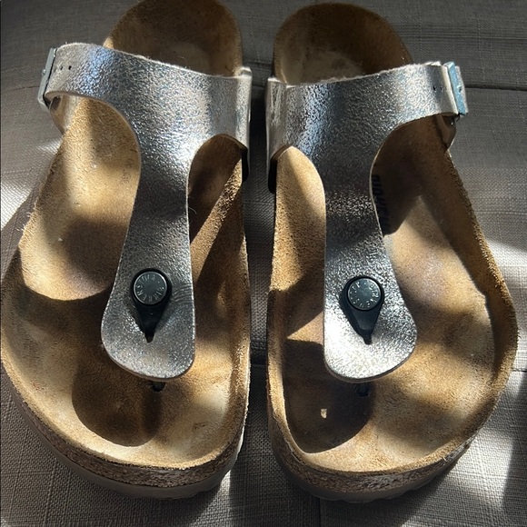 Silver Metallic Birkenstock T-Strap Sandals - Size 9 - Picture 2 of 11